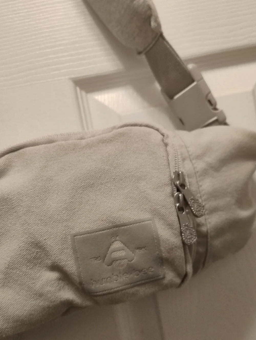 Classic Humble-Bee Light Gray Nurse-sling with Carrying Bag